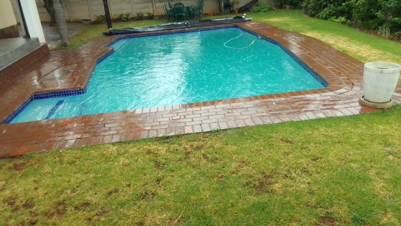 Entire 4 Bedroom House In Midrand, Johannesburg Randjesfontein Exteriör bild