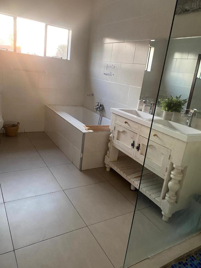 Entire 4 Bedroom House In Midrand, Johannesburg Randjesfontein Exteriör bild